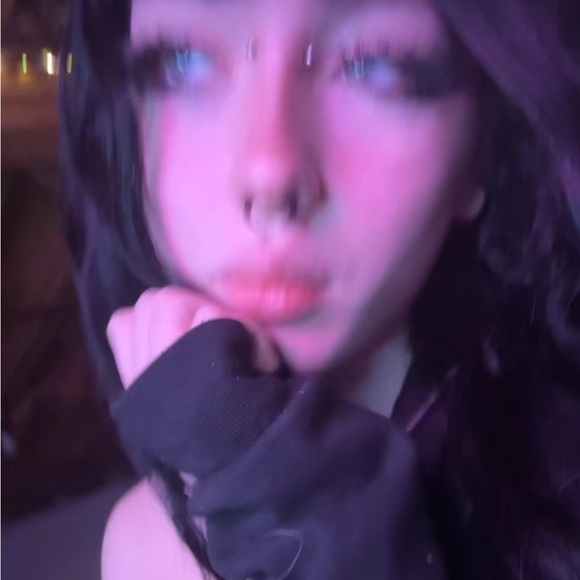 Meet your Posher, Emma - Picture 1 of 1